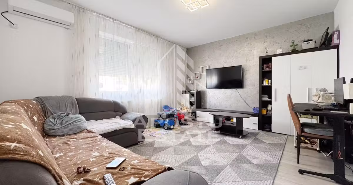 Apartament de vânzare cu 2 camere, mobilat în Giroc