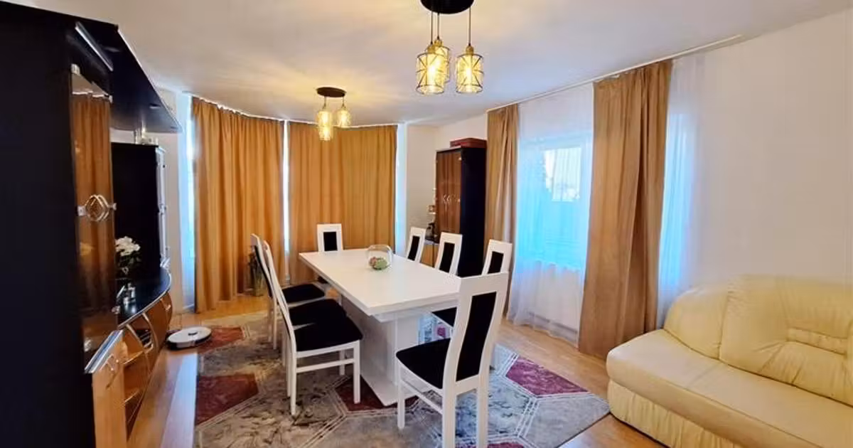Casă de vânzare cu 5 camere, mobilată în zona CFR, Bacău