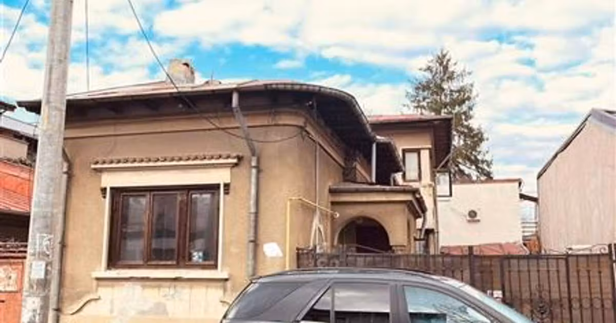 Casă individuală de vânzare cu 4 camere în zona Central, Ultracentral