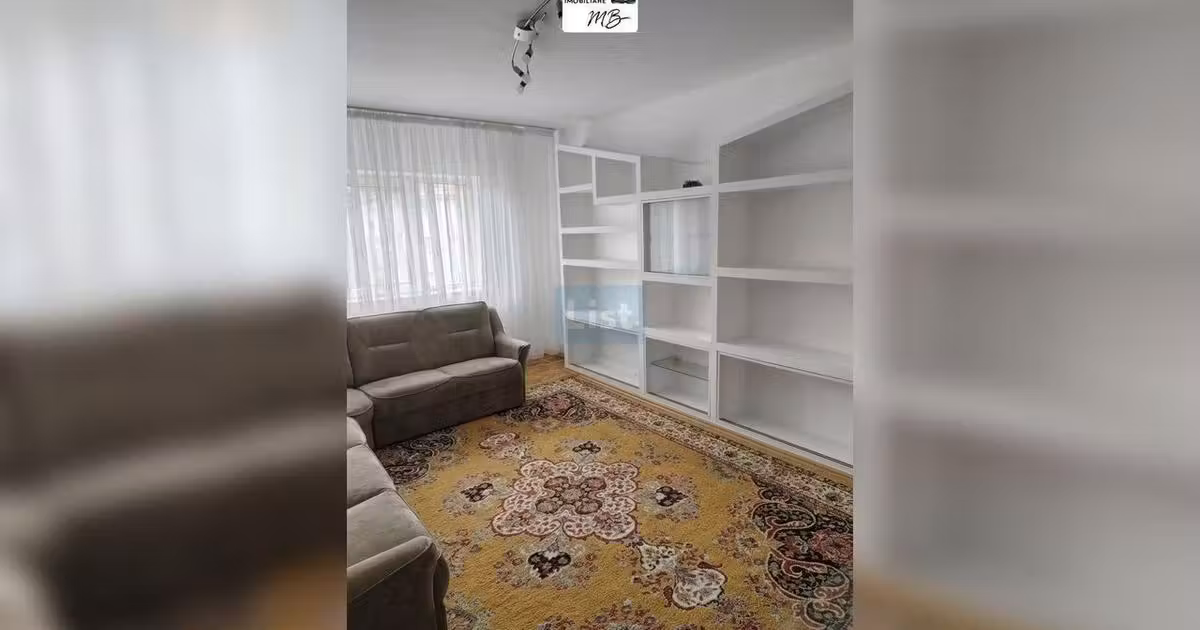 Apartament de vânzare cu 3 camere în zona Obcini, Suceava