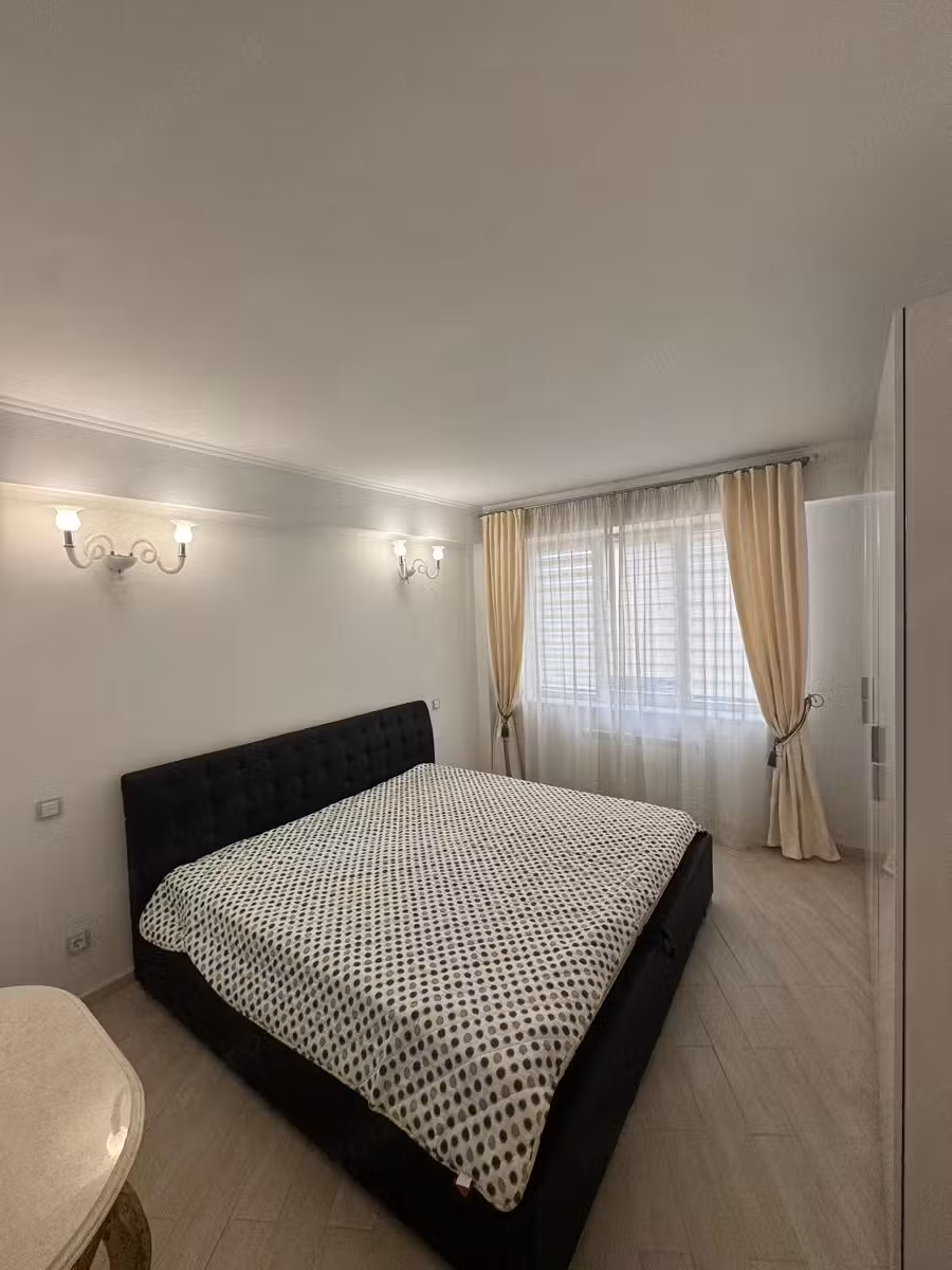 Garsoniera de inchiriat in zona 1 Mai