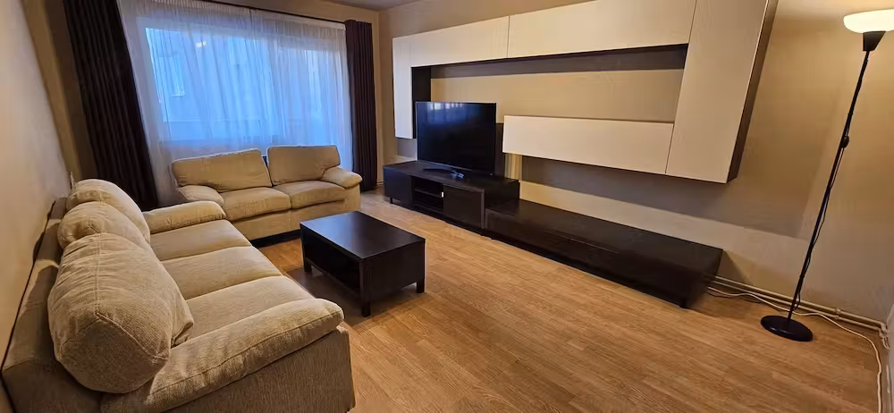 Inchiriez apartament spatios 4 camere, 2 bai, loc de parcare in Marasti 84.1 mp