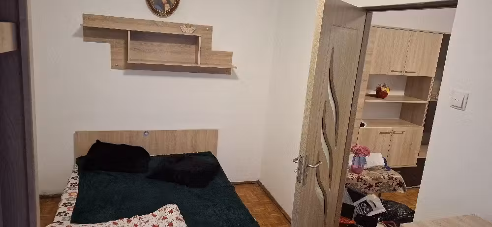 Inchiriez ap 2 cam.sibiu
