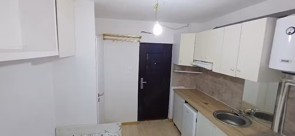camera de închiriat