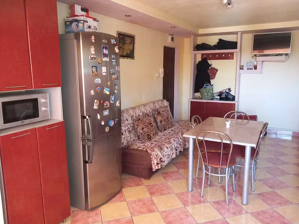 Vând APARTAMENT (65 mp) 2 CAMERE + Living mare (camere decomandate)