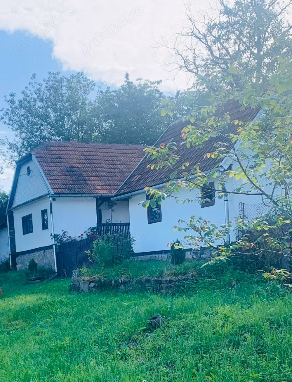 Casa de vanzare zona superba si linistita