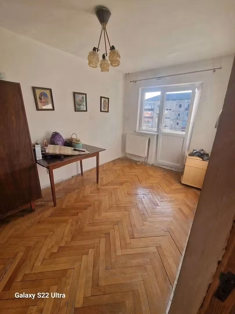 Decomandat. Centrala termica proprie. Suprafata utila generoasa