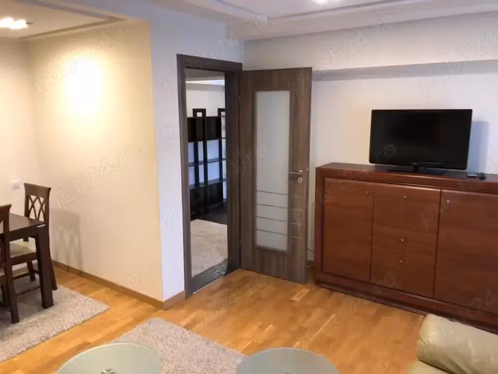 ofer spre inchiriere ap. 3 camere 93 mp  decomandat, utilat si mobilat modern  DECEBAL vedere mixta
