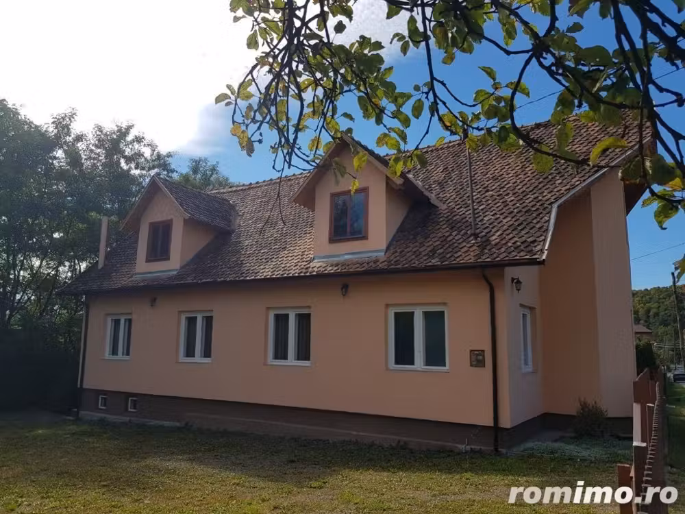 Casă · 2 camere · 144 m², Sacadat, Sovata