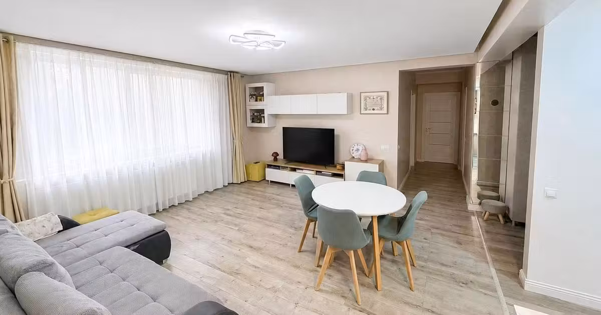 Apartament de vânzare cu 3 camere, mobilat în Florești