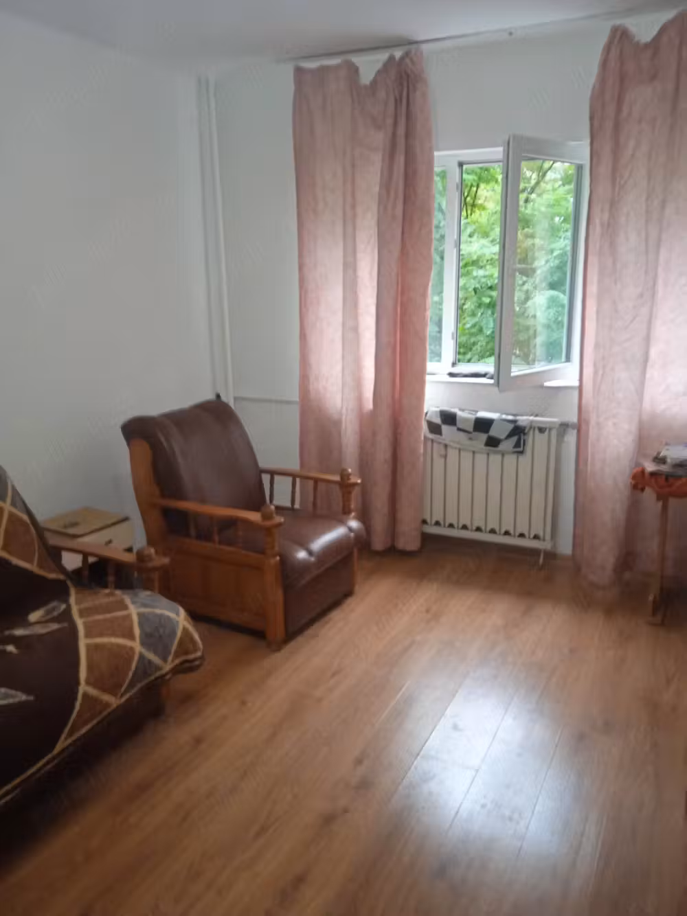 Închiriez apartament 2 camere