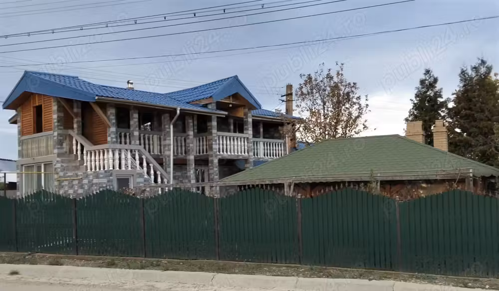 Casă · 5 camere · 250 m², Galbeni (Filipesti), Buhuși