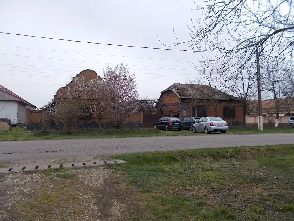 Casă · 6 camere · 400 m², Padureni, giroc