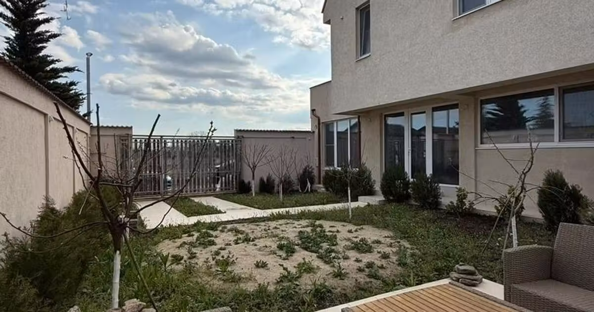 Casă individuală de vânzare cu 4 camere, mobilată în Pantelimon