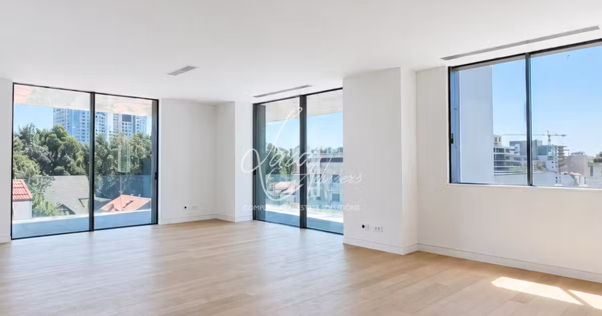 Apartament de vânzare cu 4 camere în zona Floreasca, Sector 1