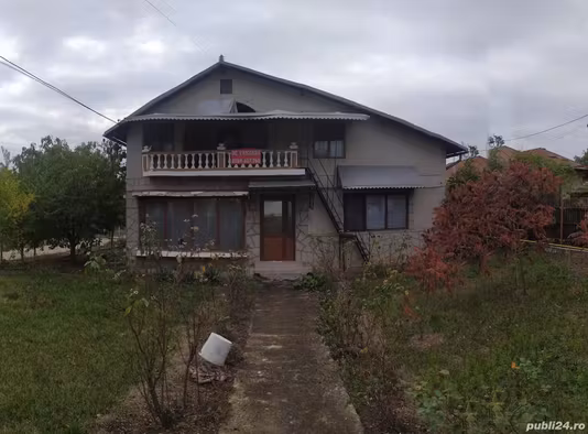 Casă Floresti