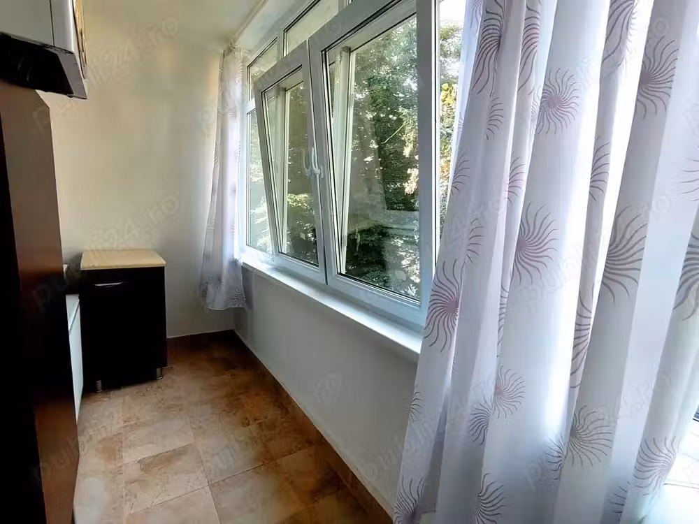 Apartament 2 camere ,etaj:3din4 , ultracentral,zona Spicul