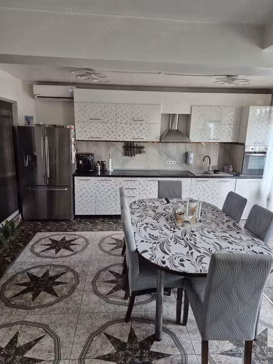 Casă Floresti