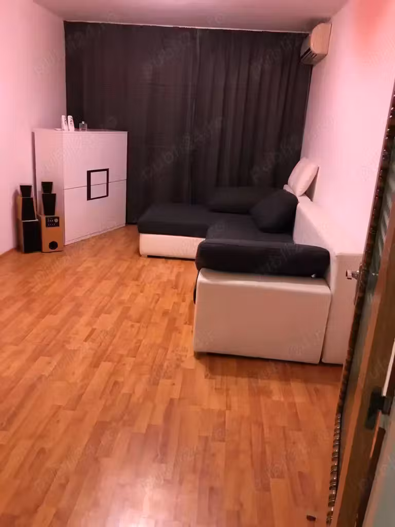 inchiriez apartament 3 camere bd. Uverturii