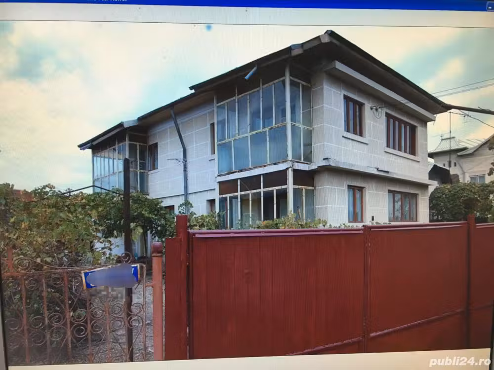 Casă · 4 camere · 120 m², Poiana Lacului, Drăgășani