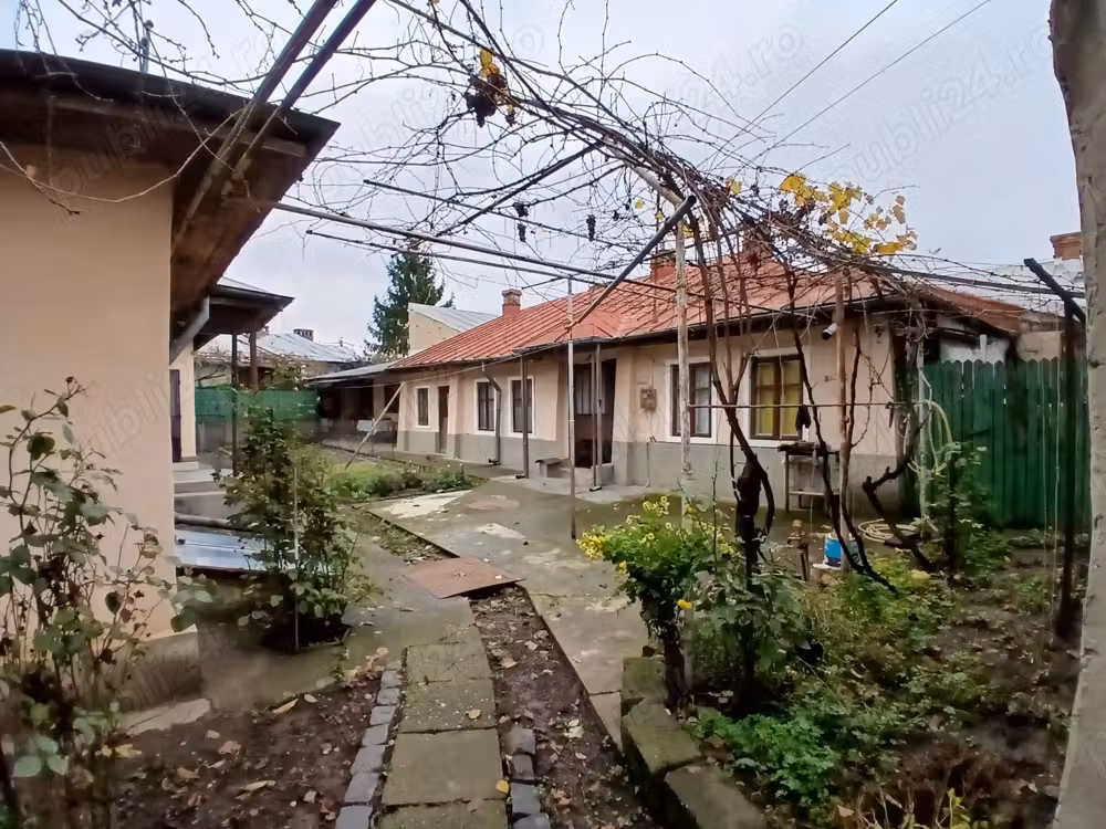 Casă · 3 camere · 70 m², Central, Ploiești