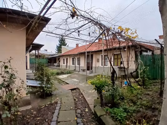 Casă Central