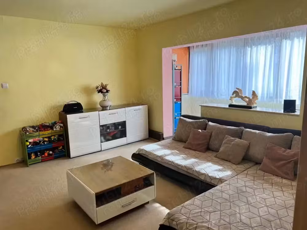 Apartament cu 3 camere, 70 mp, centrala proprie, bloc anvelopatla cateva minute de SPITALUL JUDETEAN