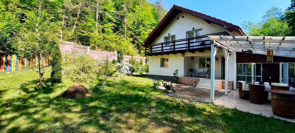 CASĂ vacanță lângă râu, Hunedoara