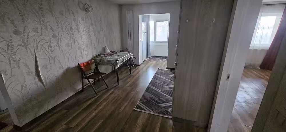Vand apartament doua camere