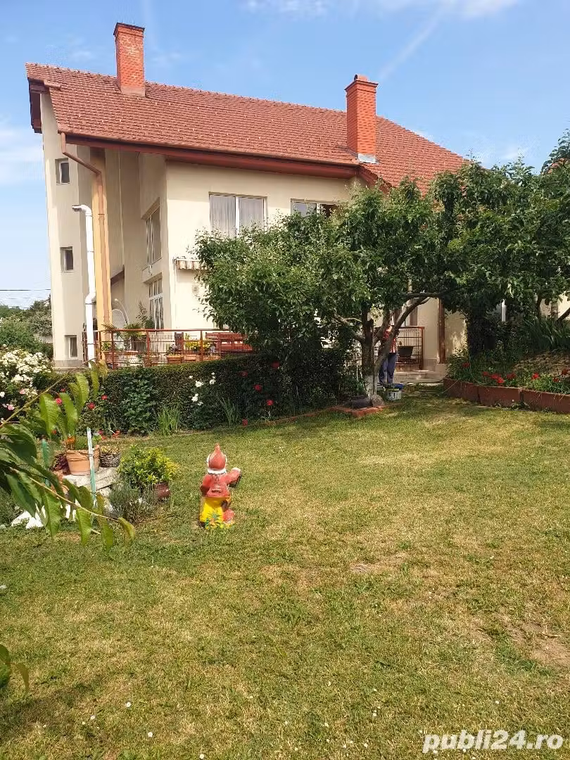 Casă · 6 camere · 400 m², Dealuri Oradea, Oradea