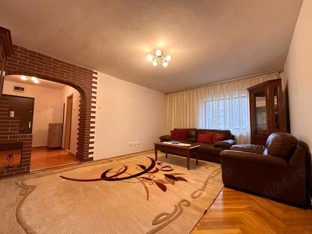 De vânzare apartament 3 camere Arcu, etaj 1 la blocurile tip vilă