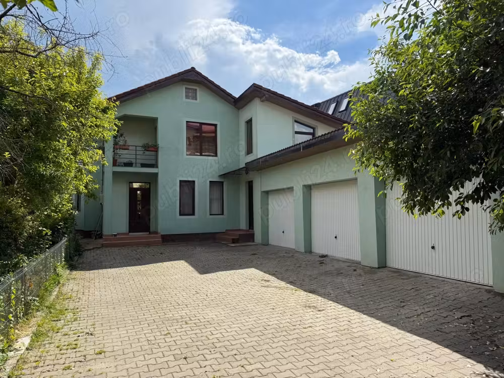 Vand duplex  situat pe str.Teilor, Floresti, Jud.Cluj