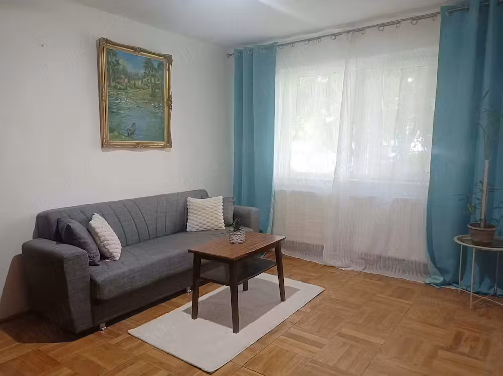 Vand apartament 2 camere, zona Boul Rosu cu centrala termica