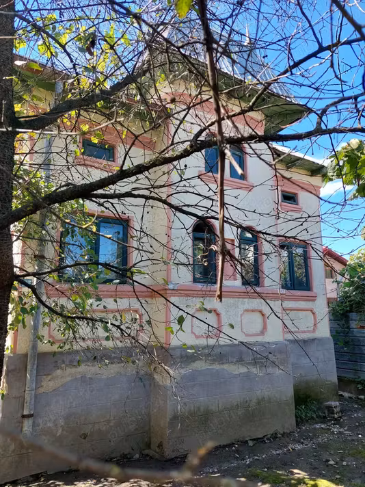Casă Francesti