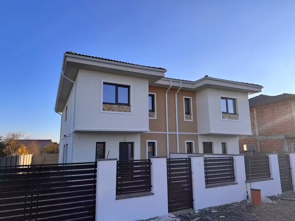 Duplex Nou - Mosnita. 4 camere. la Cheie. Asfalt. Pozitie excelenta