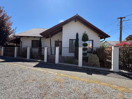 Casă BUJAC