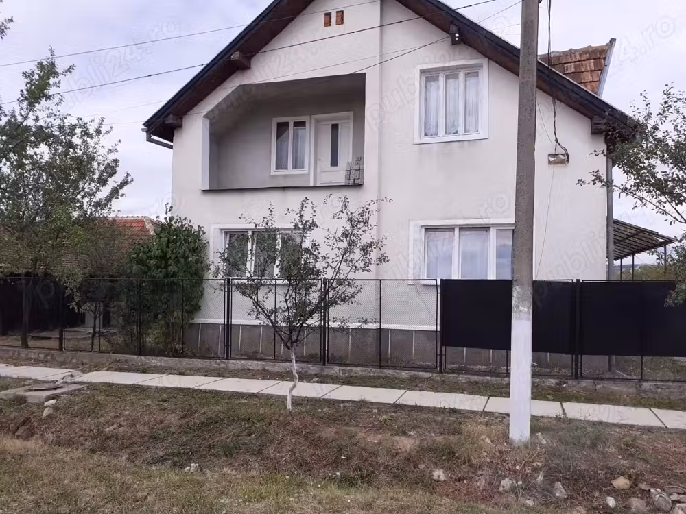 Vând casa cu etaj 88.000 euroi!
