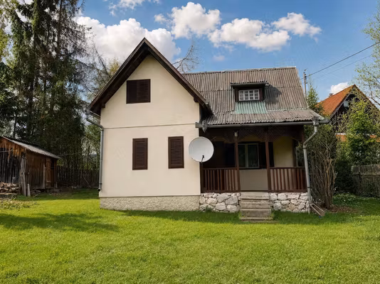 Casă Izvoru Muresului