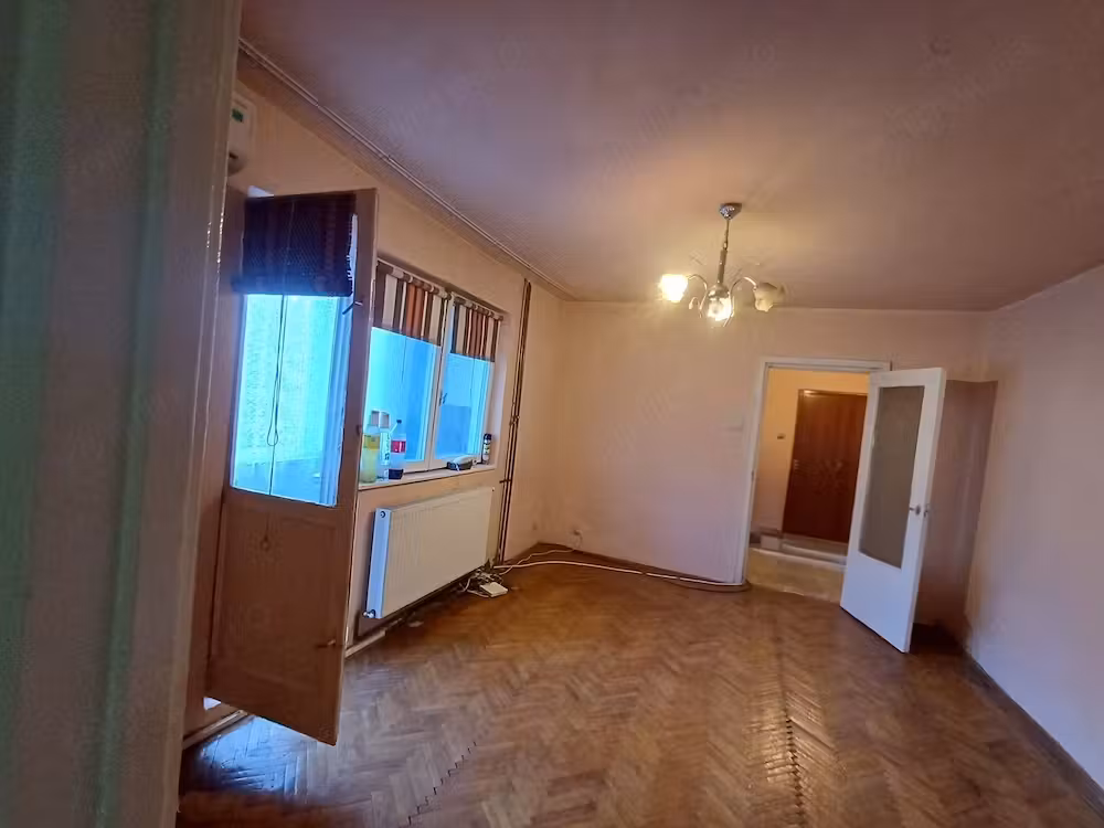 Bv. Cetatii de vanzare apartament cu 2 camere etaj 1