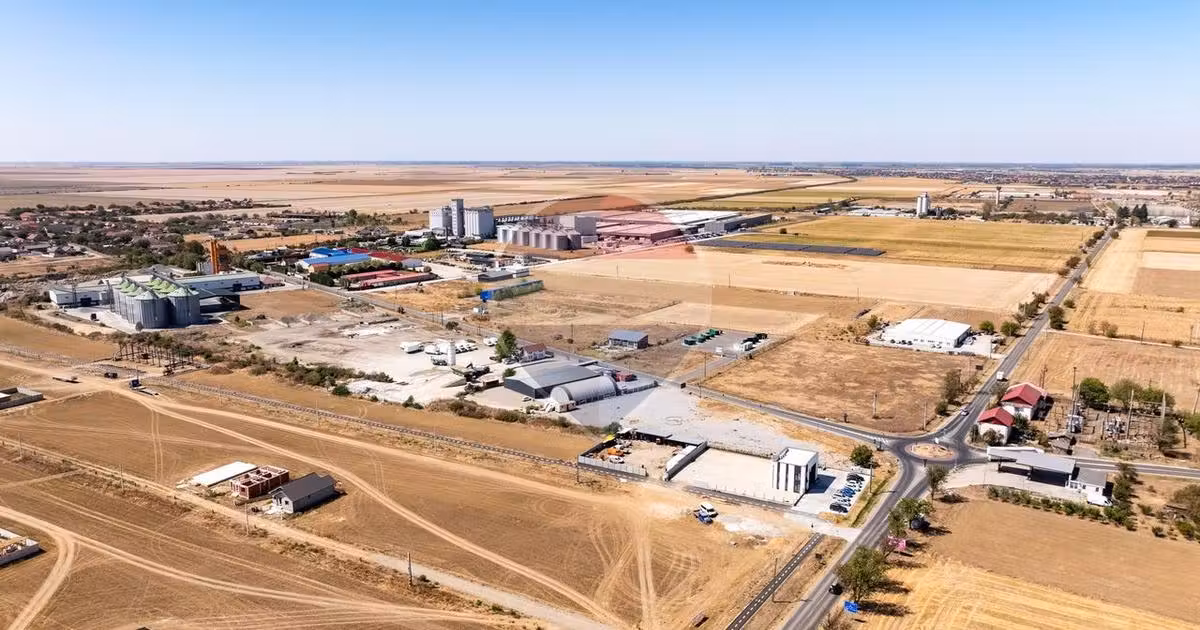 Spațiu comercial · 4000 m², Rogerius, Oradea