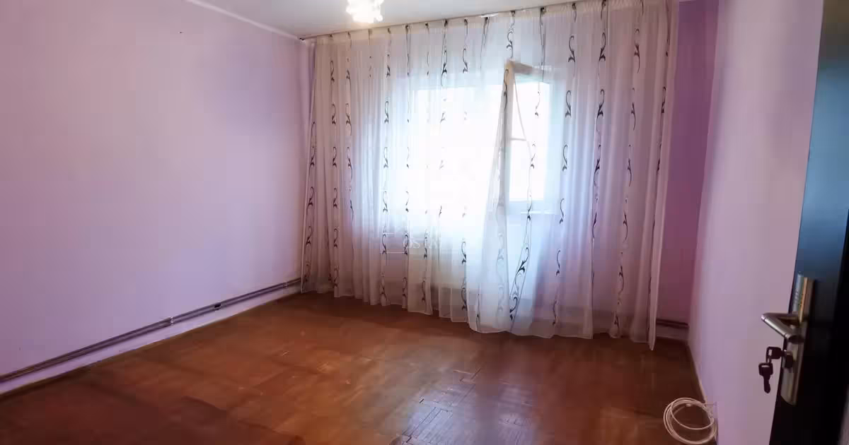 Apartament de vânzare cu 3 camere în zona Nord, Bacău
