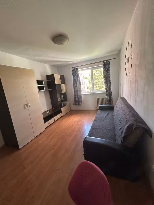 Apartament Floresti