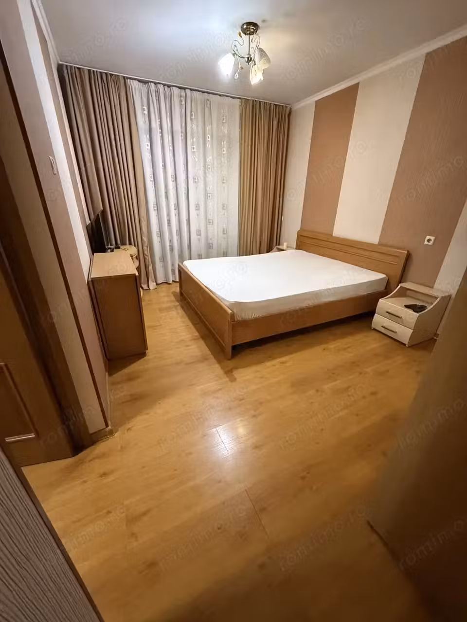 Apartament cu 2 camere de închiriat în zona Păcii
