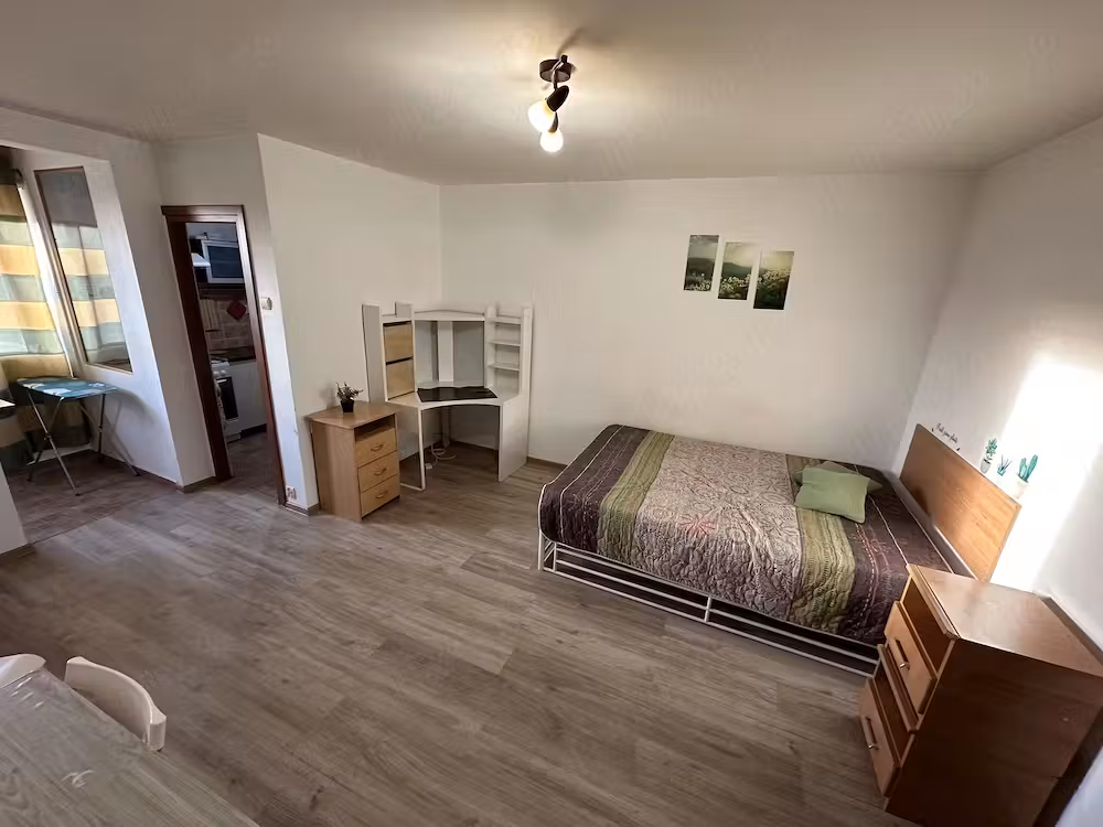 Garsoniera de inchiriat Sectoru 3 langa metrou