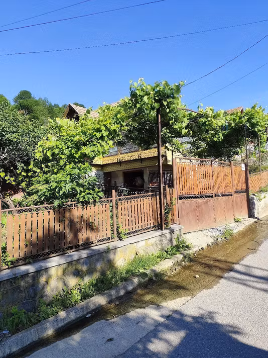 Casă Comarnic