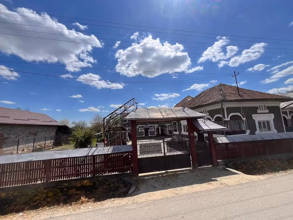 Casa de vanzare, 25 km de Targoviste