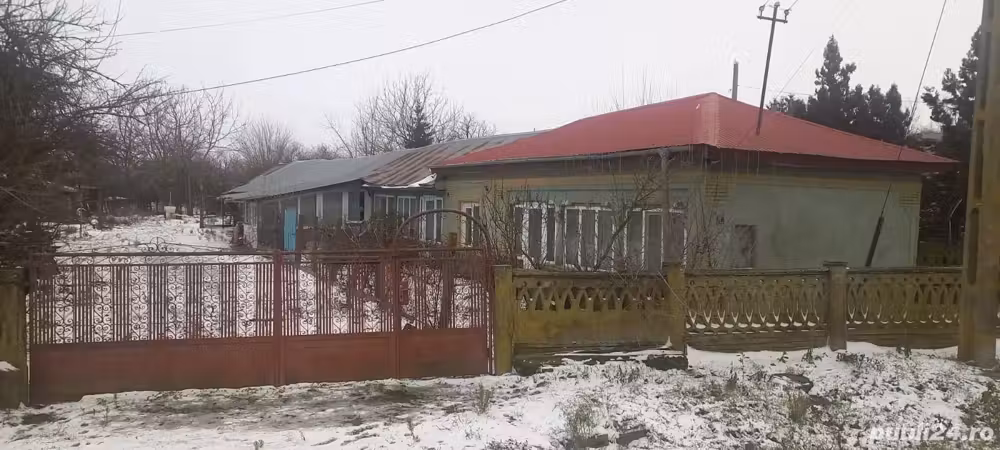 Casă de vânzare!