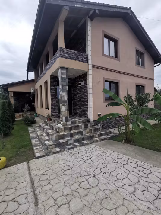 Casă Mănăstire