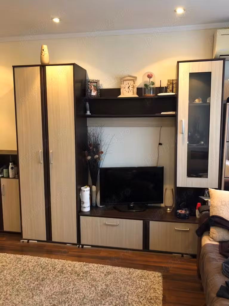 inchiriez apartament doua camere numai pentru elevi la scoala