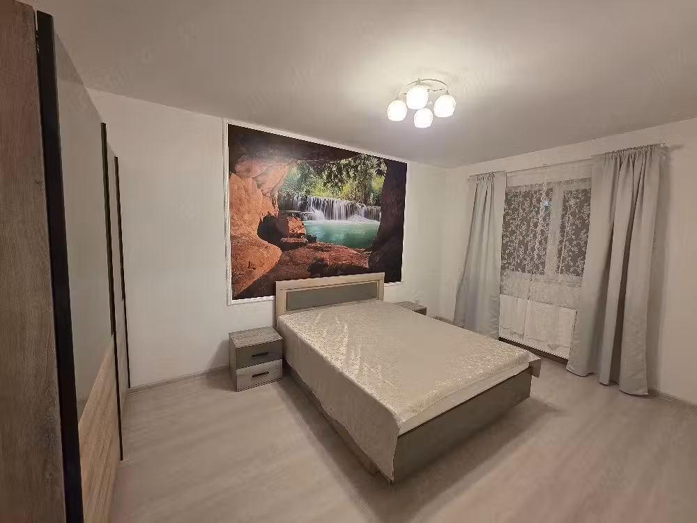 Apartament 2 camere decomandat de închiriat